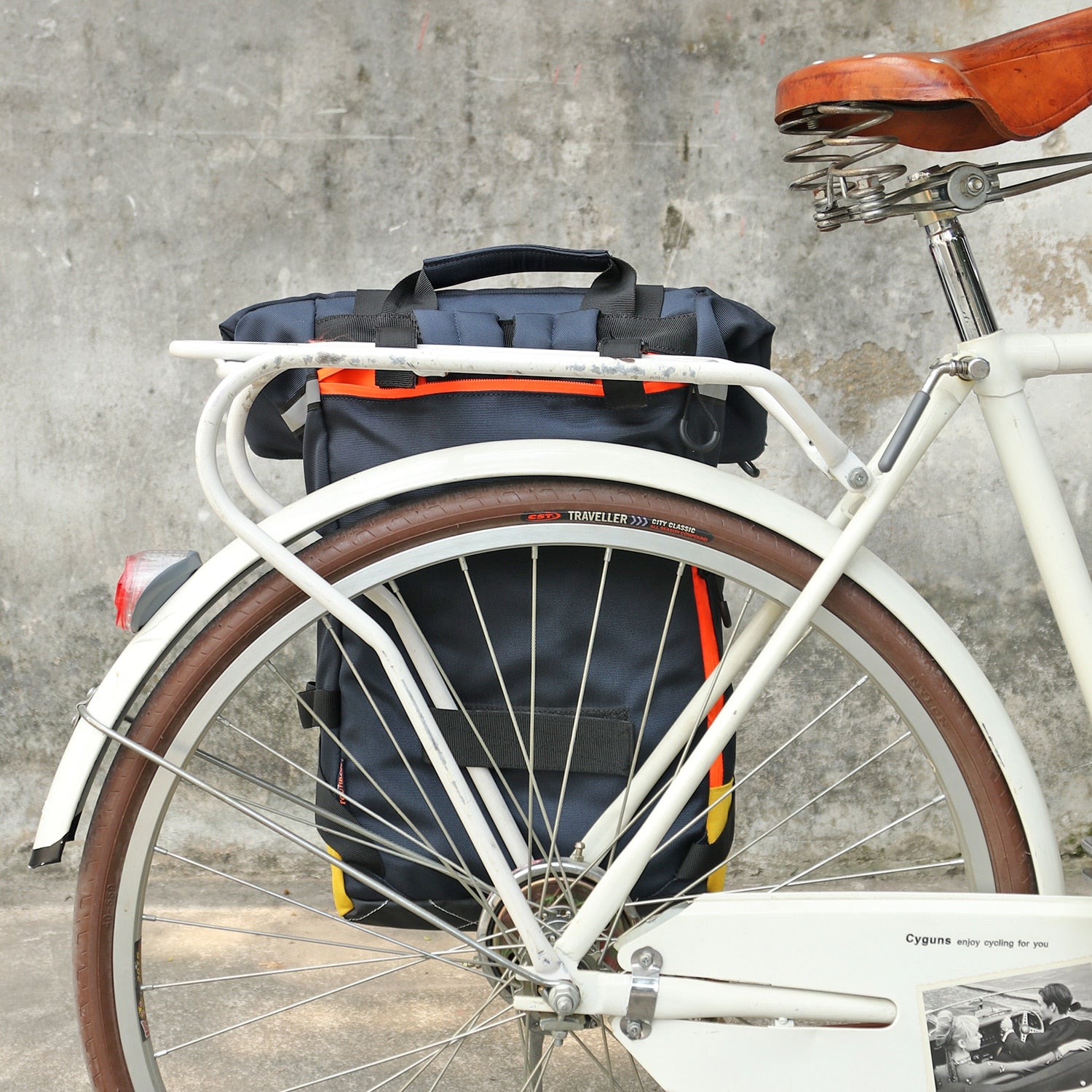 Sacoche sac à dos de vélo design étanche Pédale Maurice