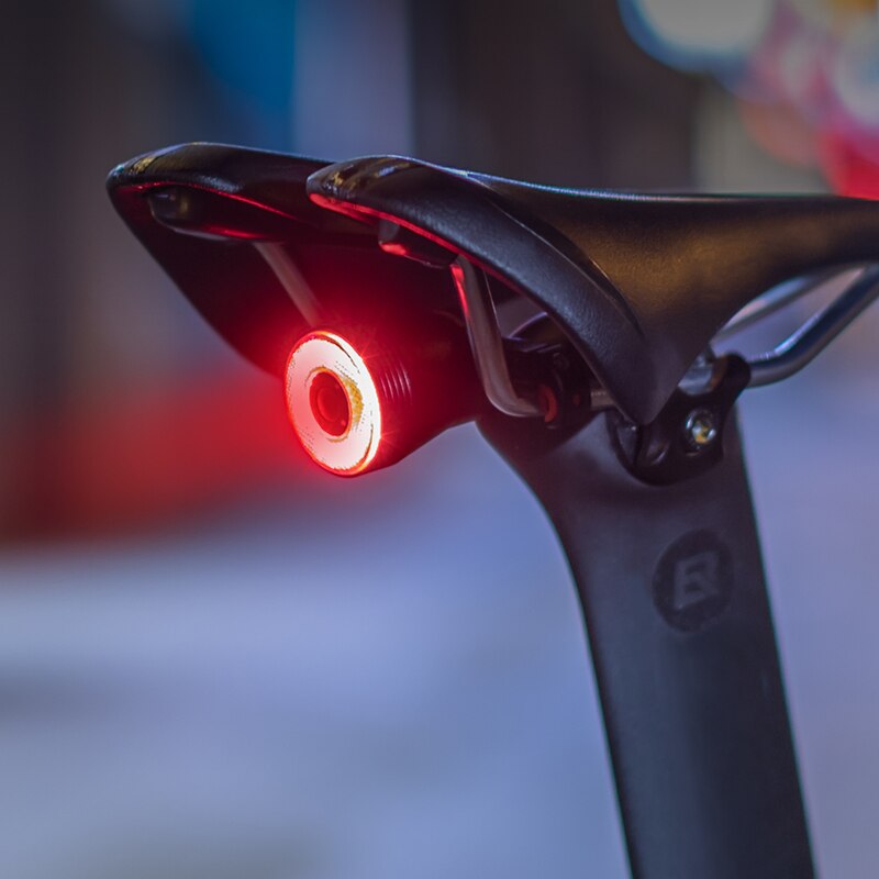 Éclairage vélo arrière intelligent LED IPx6 Pédale Maurice